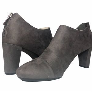 NWOB A2 BY Aerosoles Hellrest Taupe Low Top Bootie 10